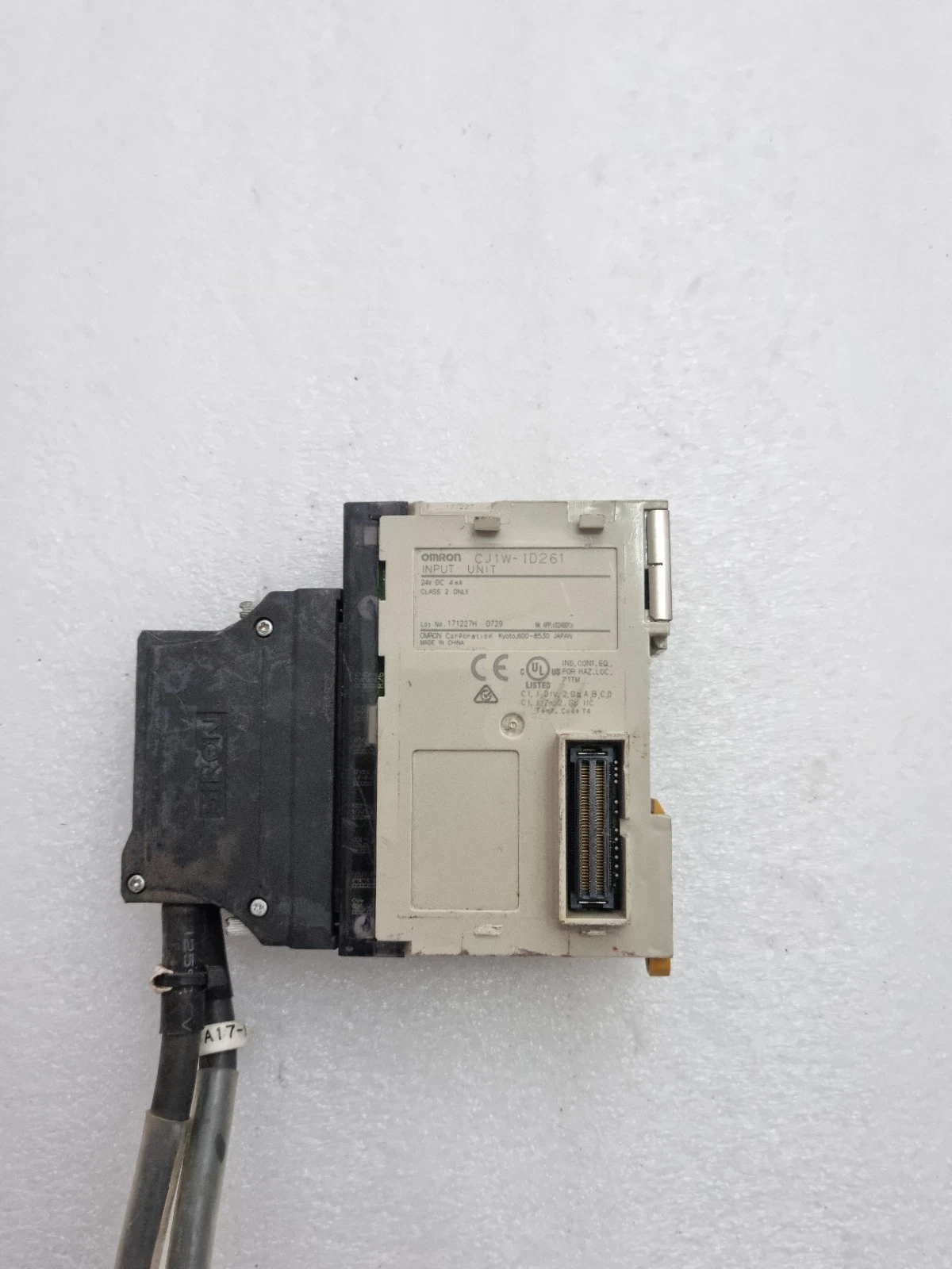 OMRON CJ1W-ID261 INPUT UNIT 24V DC WITH CONNECTOR CJ1WID261 FREE FAST SHIP